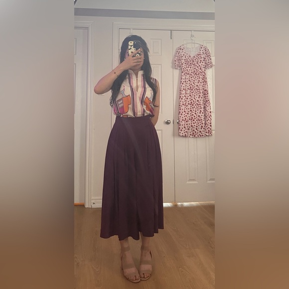 Gorgeous sleeveless top/Pants also available. - Picture 11 of 15